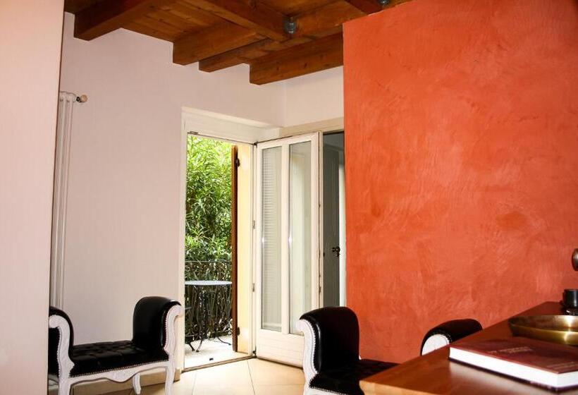 اتاق استاندارد یک تخته با بالکن, Antiche Mura   Italian Homing