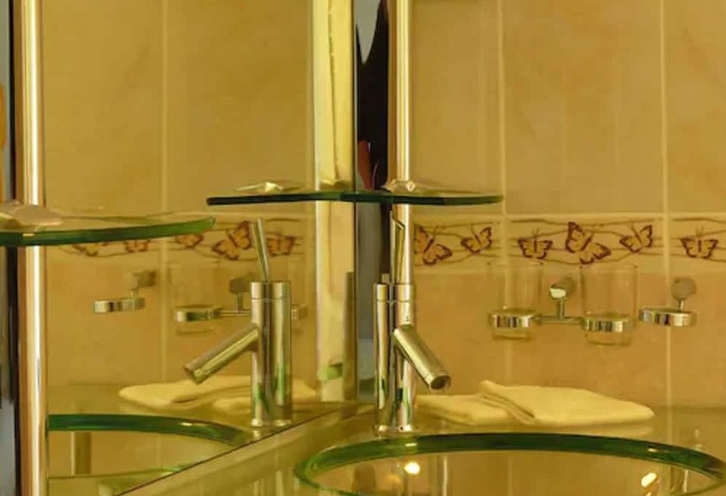 Семейный Номер, Desalis Hotel London Stansted