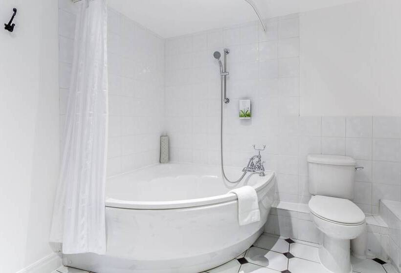 Студия Стандарт, Thurnham Hall Resort