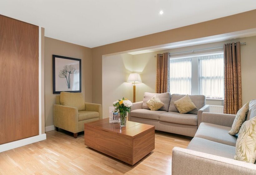 Семейные Апартаменты 3 Спальни, Thurnham Hall Resort