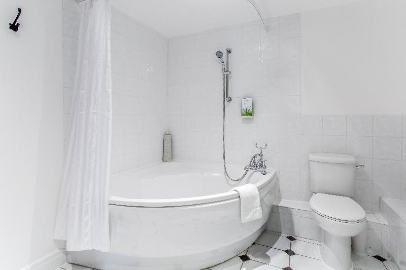 Студия Стандарт, Thurnham Hall Resort