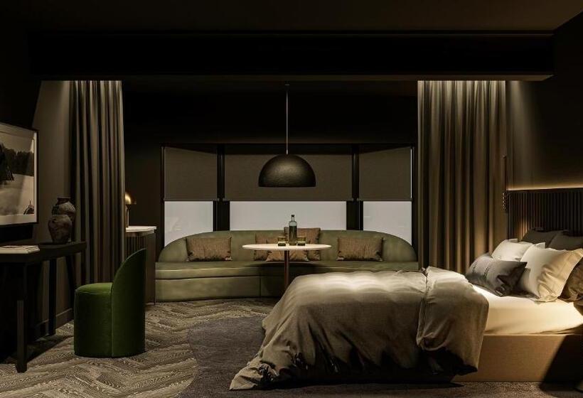 Suite, Velvet