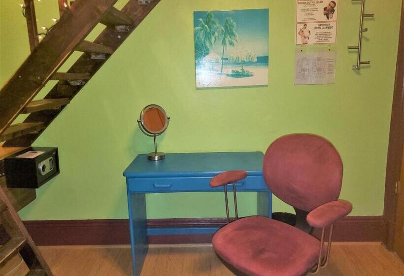 غرفة قياسية, Gaslamp Hostel