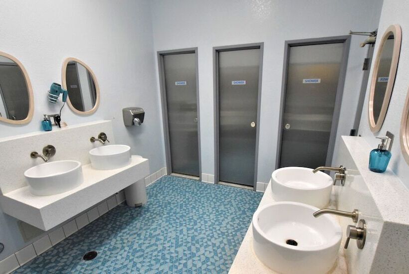 اتاق استاندارد با سرویس بهداشتی مشترک, Gaslamp Hostel