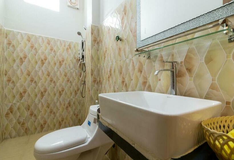 اتاق لوکس با تخت بزرگ, Aniza Angkor Villa