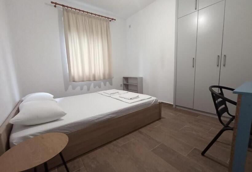 اتاق استاندارد با سرویس بهداشتی مشترک, Hostel Hangout