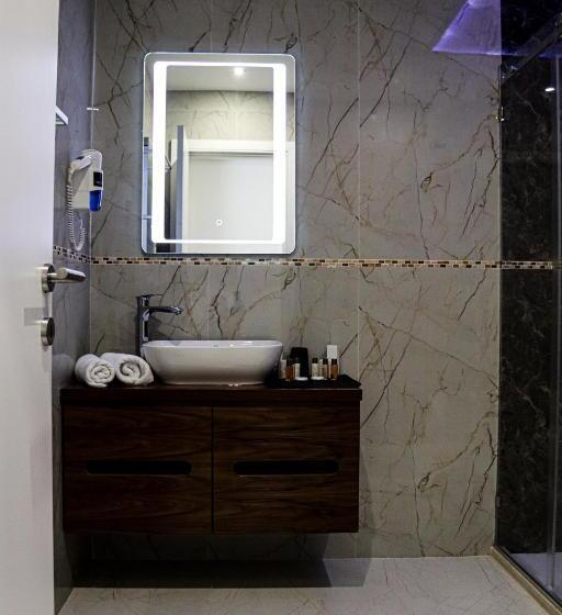 اتاق لوکس, Mk Premier