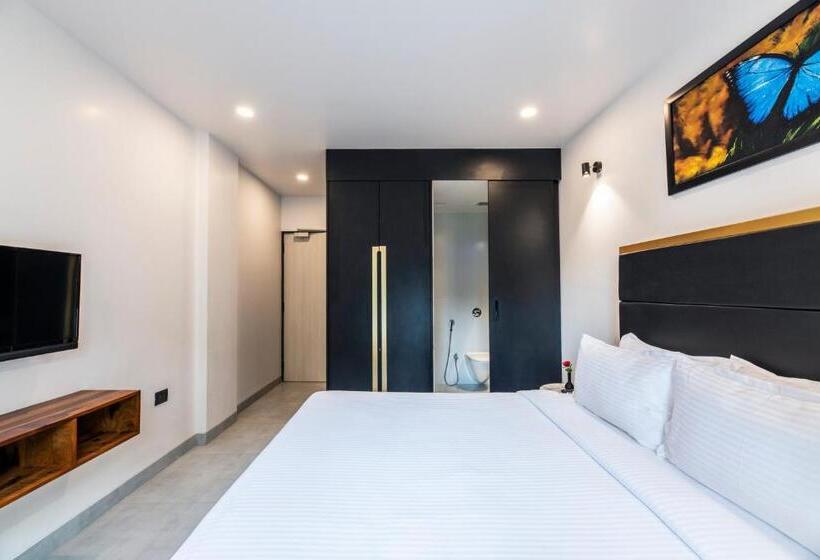 Номер Economy Индивидуальный, Le Papillon By Bay Hotels