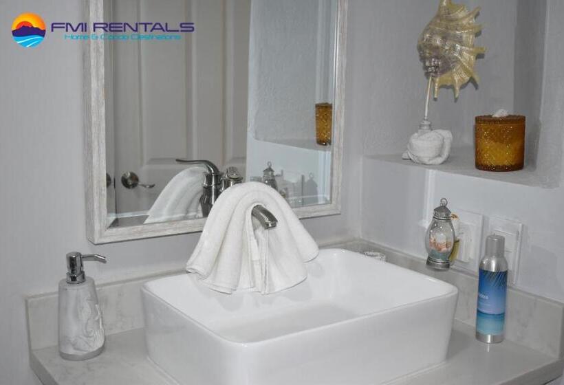2 Bedroom Deluxe Apartment Sea View, Marina Pinacate C 519