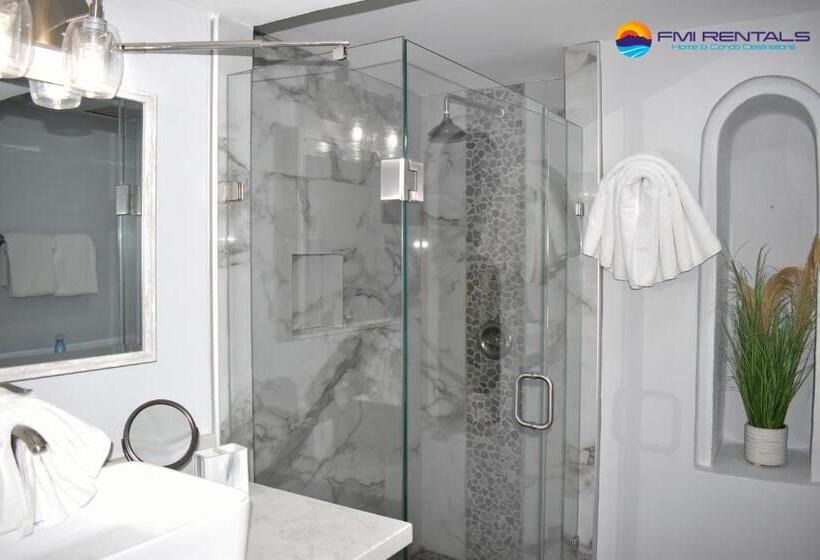 2 Bedroom Deluxe Apartment Sea View, Marina Pinacate C 519