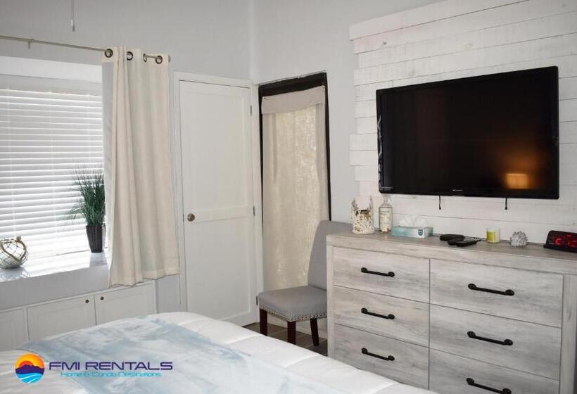 2 Bedroom Deluxe Apartment Sea View, Marina Pinacate C 519
