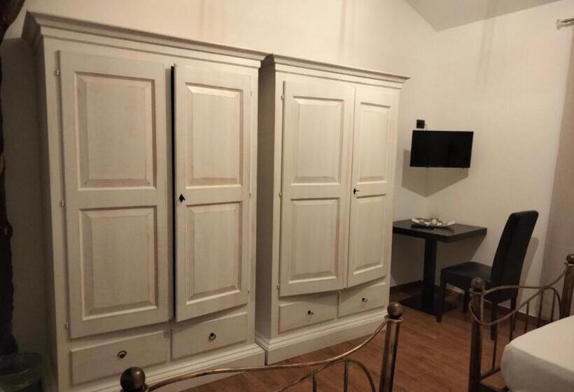 四人标准间, Casa Janas Affittacamere Bed & Breakfast