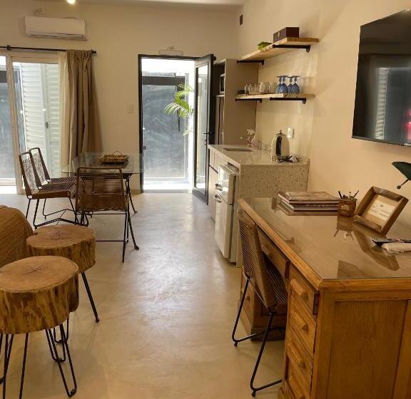 آپارتمان 1 خوابه همکف, Casa De Piedra  Céntrica