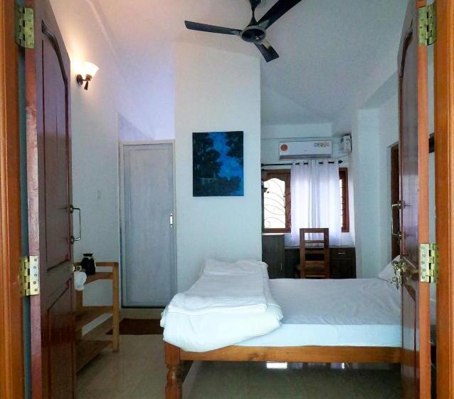 اتاق لوکس, Anjoned Hostel & Cafe
