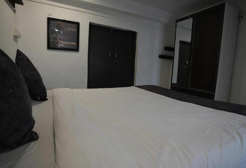 اتاق لوکس, Anjoned Hostel & Cafe