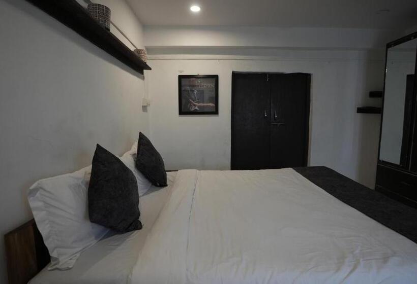 اتاق لوکس, Anjoned Hostel & Cafe