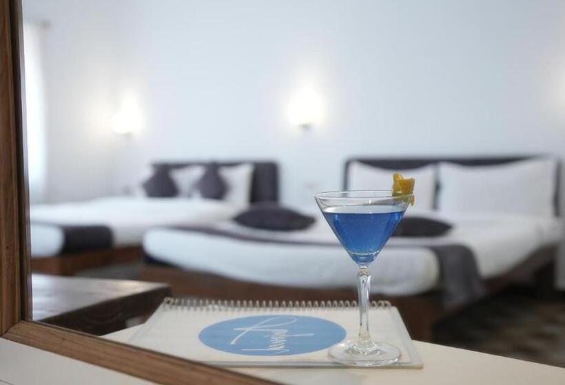 اتاق لوکس خانوادگی, Anjoned Hostel & Cafe