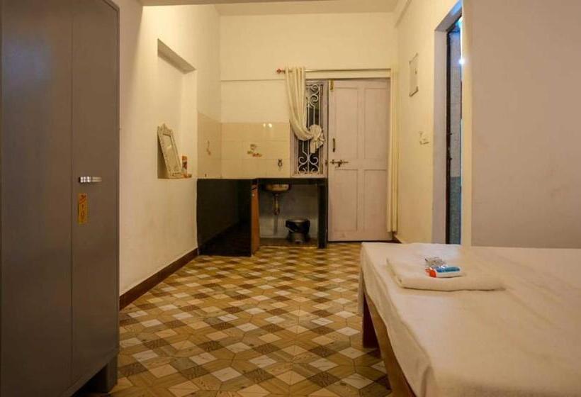 اتاق لوکس خانوادگی, Anjoned Hostel & Cafe