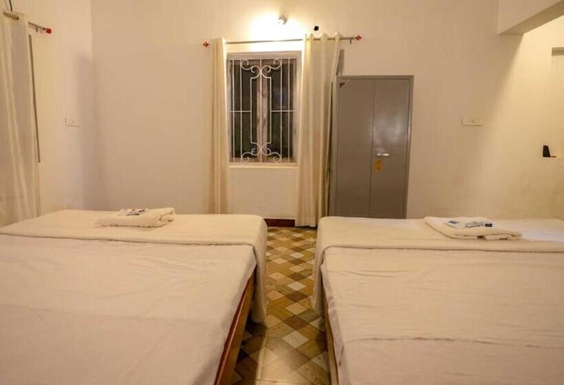 اتاق لوکس خانوادگی, Anjoned Hostel & Cafe