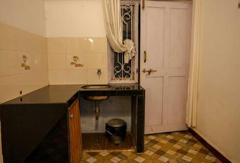 اتاق لوکس خانوادگی, Anjoned Hostel & Cafe