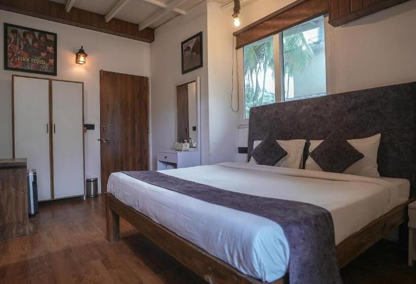 اتاق لوکس با بالکن, Anjoned Hostel & Cafe