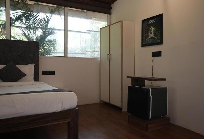 سوئیت 2 خوابه, Anjoned Hostel & Cafe