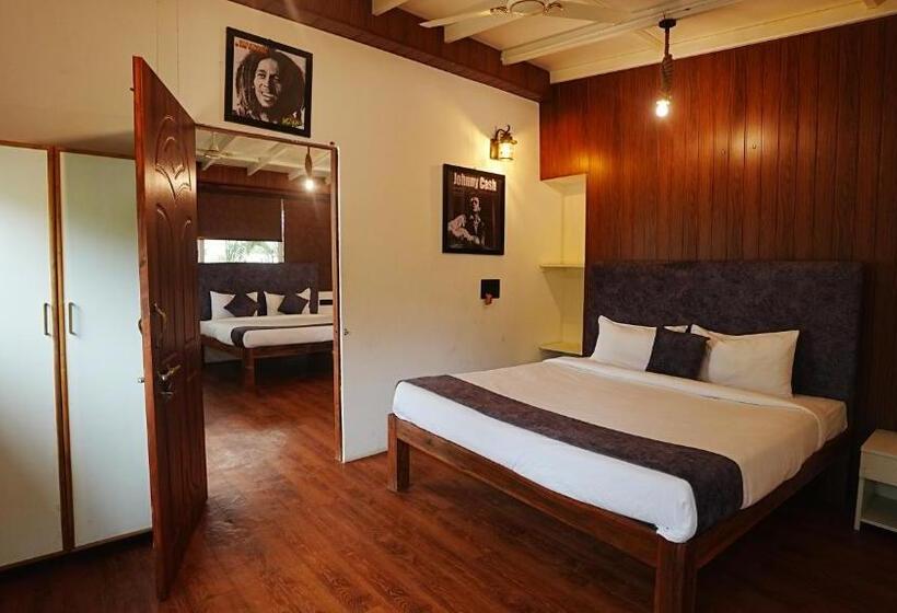 سوئیت 2 خوابه, Anjoned Hostel & Cafe