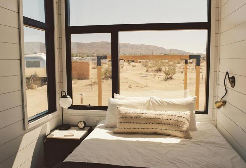 סטודיו דלוקס, Autocamp Joshua Tree