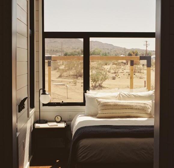 סטודיו דלוקס, Autocamp Joshua Tree