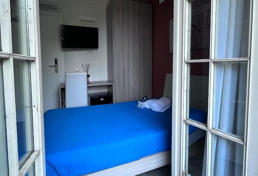 Habitación Estándar Individual con Balcón, Villa Fenix Osio Sotto 2