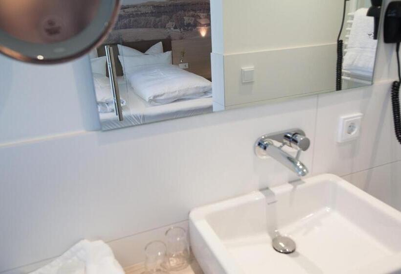اتاق استاندارد با تراس, Bollenhuthotel Kirnbacher Hof