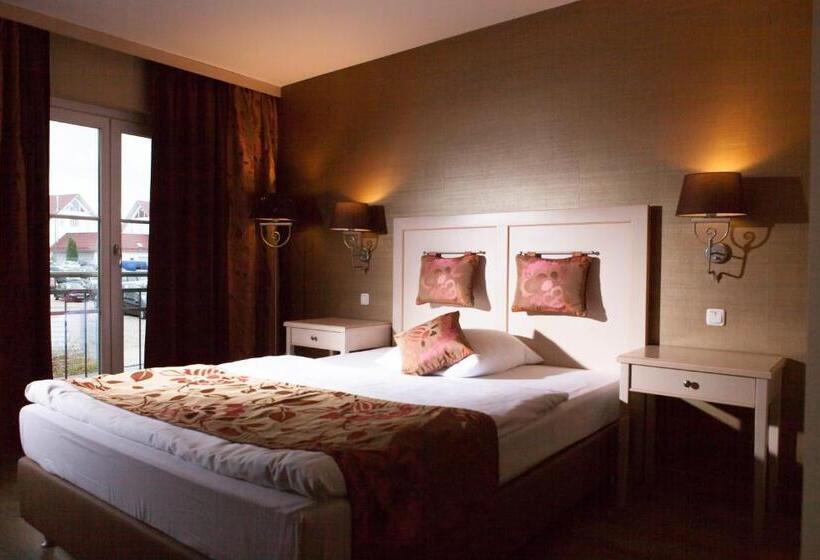 标准单人间, Ampervilla