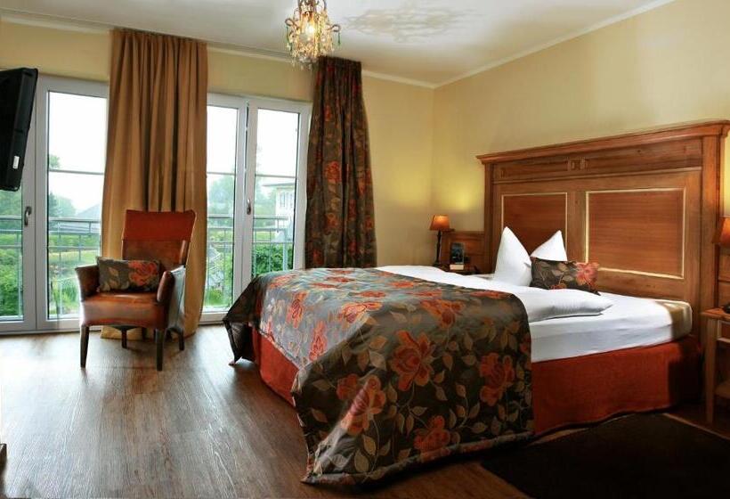 舒适型房间, Ampervilla