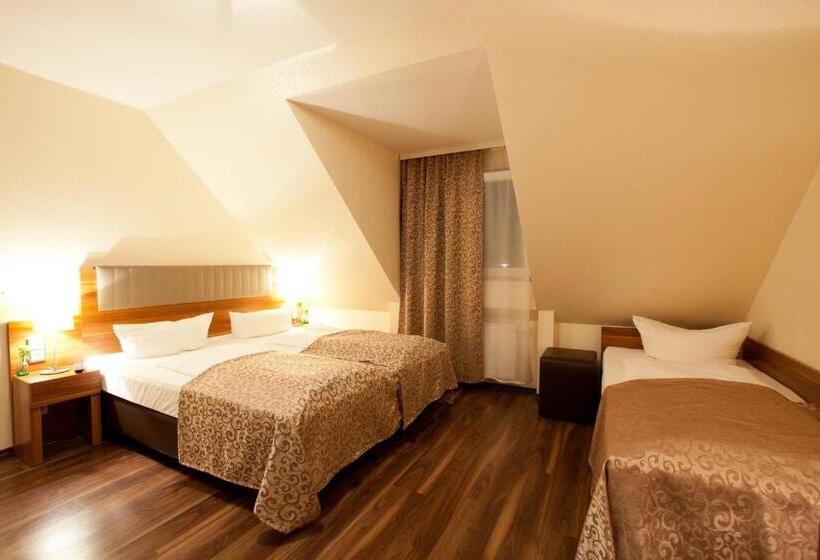 اتاق استاندارد سه نفره, Frankfurt Messe