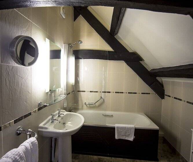 Executive Room Queen Bed, The Black Boy Inn