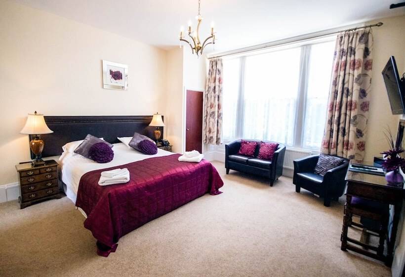 Suite Queen Bed, The Black Boy Inn