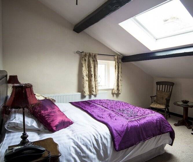 Executive Room Queen Bed, The Black Boy Inn