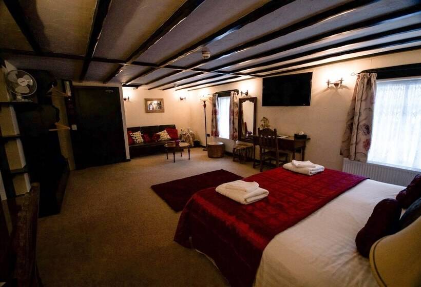 Executive Room Queen Bed, The Black Boy Inn