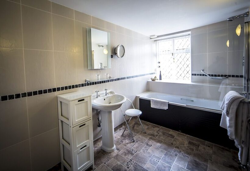 Suite Queen Bed, The Black Boy Inn