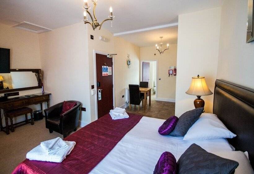 Suite Queen Bed, The Black Boy Inn