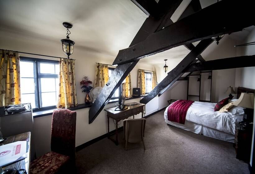 Executive Room Queen Bed, The Black Boy Inn