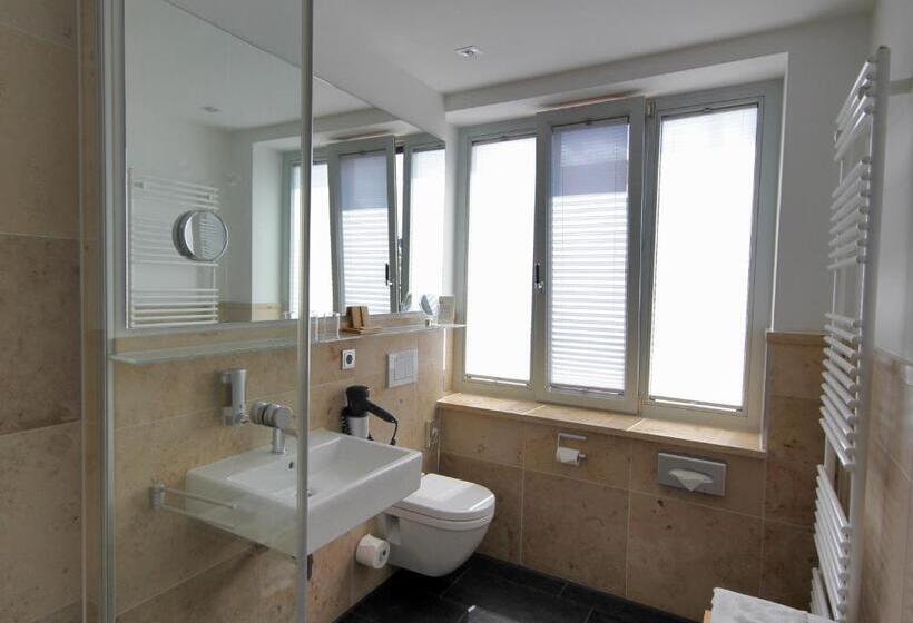 Standardeinzelzimmer, Qube Hotel Bergheim