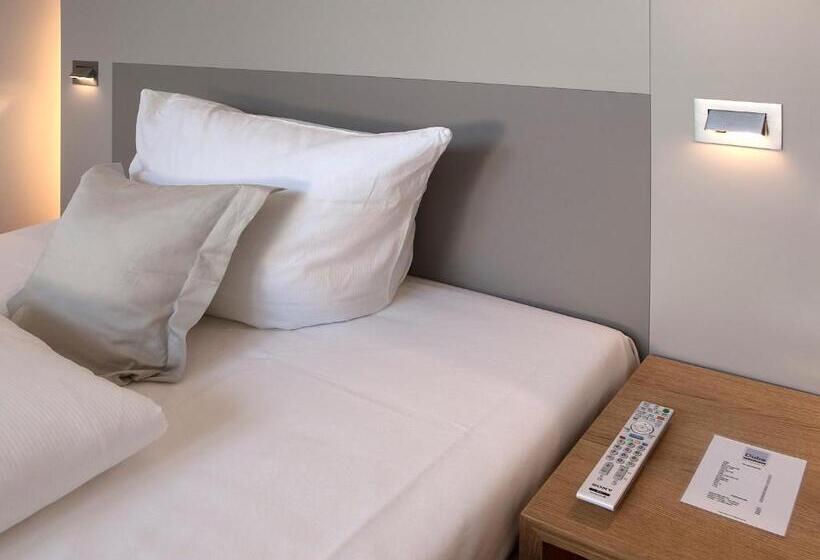 Standardeinzelzimmer, Qube Hotel Bergheim