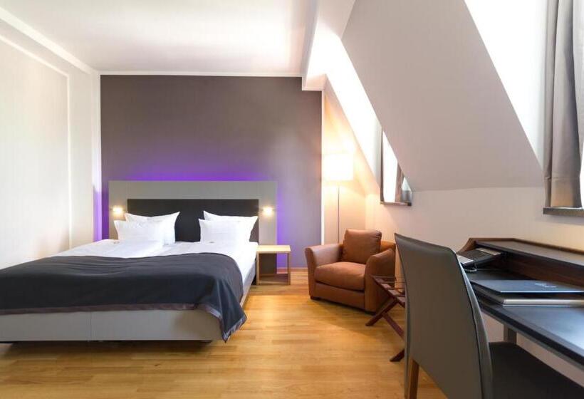 Superior-Zimmer, Qube Hotel Bergheim