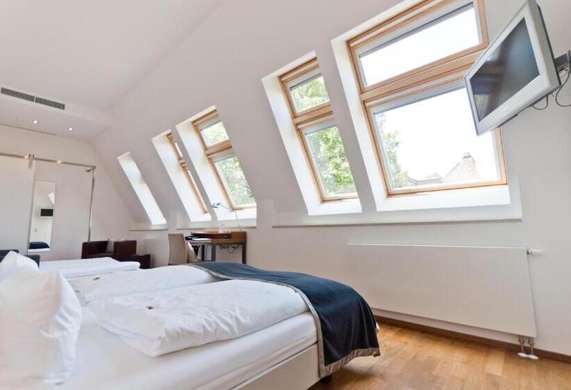Deluxe Zimmer, Qube Hotel Bergheim
