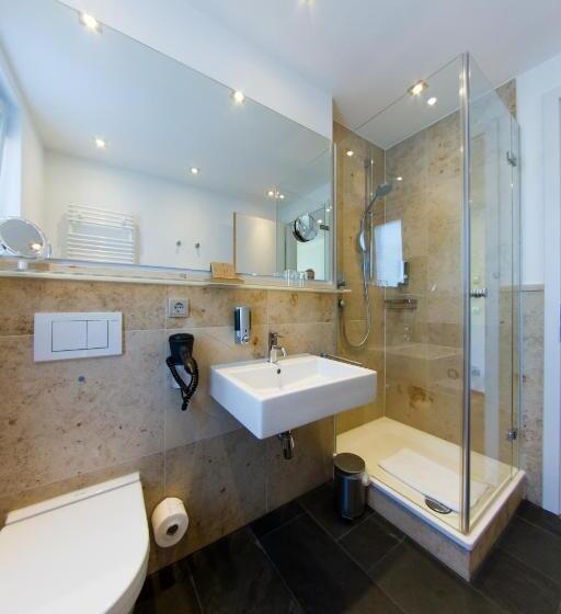 Standardzimmer, Qube Hotel Bergheim