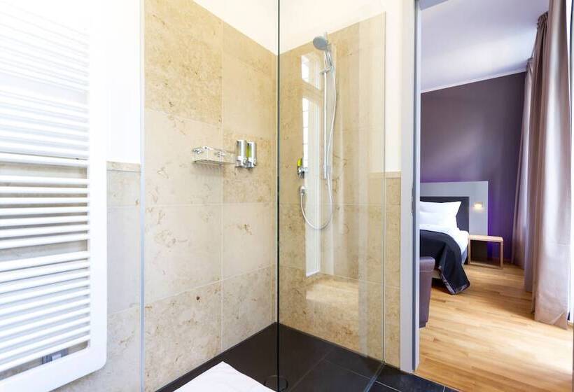 Deluxe Zimmer, Qube Hotel Bergheim