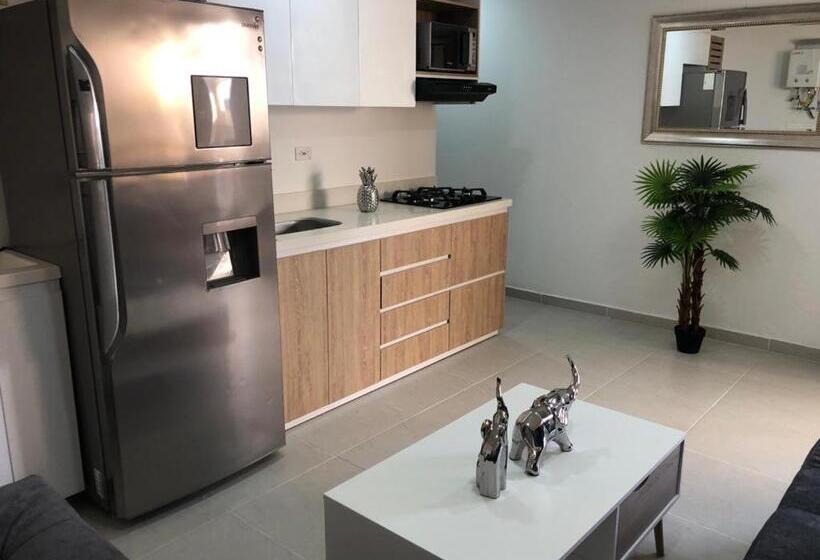سوییت خانوادگی, Apartamento Frente Al Malecón