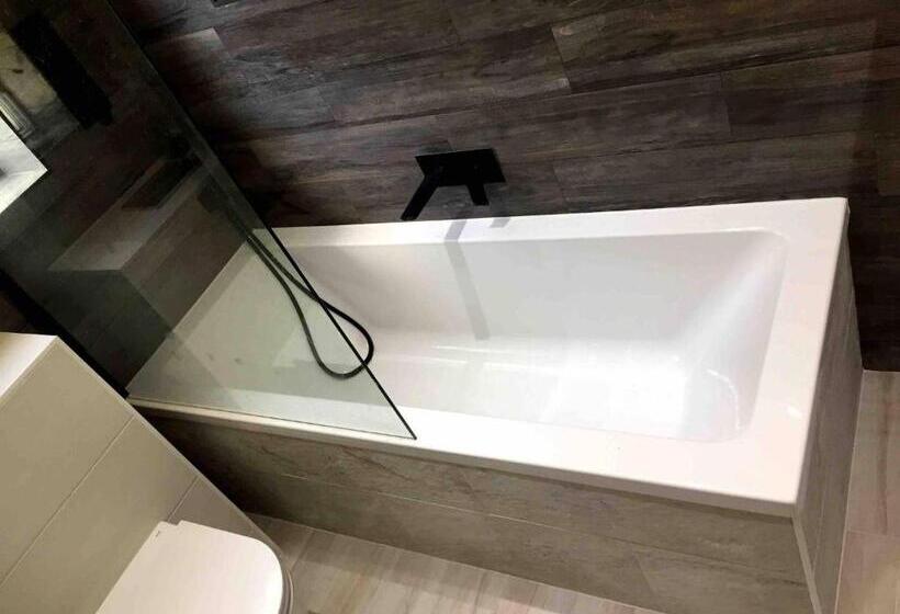 اتاق استاندارد سه نفره, Double Bedroom, Kings Lynn, New Renovated Bathroom