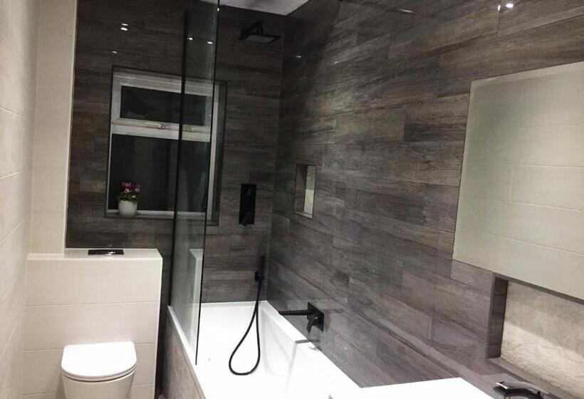اتاق استاندارد سه نفره, Double Bedroom, Kings Lynn, New Renovated Bathroom
